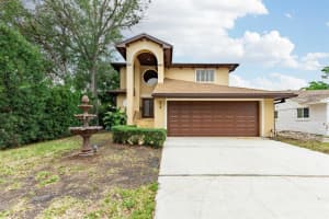 513 Suwanee Cir, TAMPA