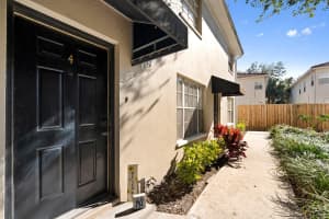 408 ARRAWANA AVENUE, TAMPA, FL 33609 Sold 03/20/25