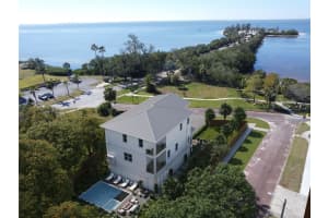 96 Shore Dr, TARPON SPRINGS