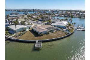 495 BATH CLUB BOULEVARD, NORTH REDINGTON BEACH, FL 33708 Sold 06/10/25