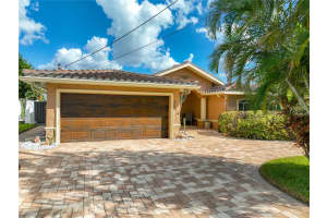 565 CRYSTAL DRIVE, MADEIRA BEACH, FL 33708 Sold 04/21/25