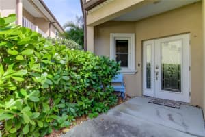 820 DATE PALM LANE, ST PETERSBURG, FL 33707 Sold 03/10/25
