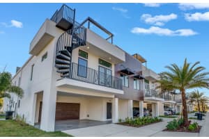 460 87th Avenue North, ST PETERSBURG