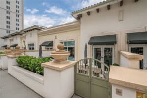 450 KNIGHTS RUN AVENUE, TAMPA, FL 33602 Sold 04/02/25