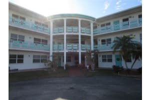 1950 59th Ave N #110, ST PETERSBURG