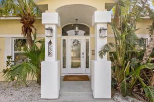 538 25TH AVENUE, ST PETERSBURG, FL 33705 Sold 05/12/25