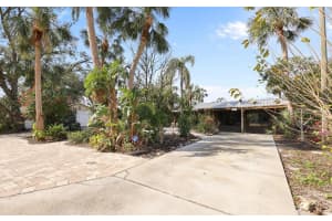 8825 OAK STREET, RIVERVIEW, FL 33578 Sold 04/23/25