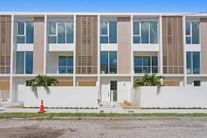 2702 WOODROW AVENUE, TAMPA, FL 33602 Sold 06/18/25