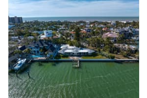 981 BAY ESPLANADE, CLEARWATER BEACH, FL 33767 Sold 03/04/25