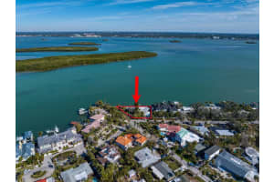 981 BAY ESPLANADE, CLEARWATER BEACH, FL 33767 Sold 03/04/25