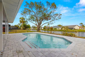 5713 39TH STREET CIRCLE, BRADENTON, FL 34203 Sold 04/14/25