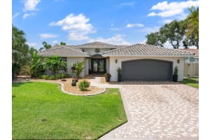 725 CAPRI BOULEVARD, TREASURE ISLAND, FL 33706 Sold 06/20/25