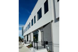 233 8TH STREET, ST PETERSBURG, FL 33701 Sold 04/11/25