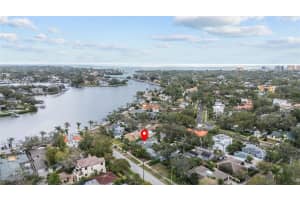 136 26th Ave Ne, ST PETERSBURG