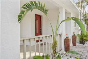 2077 5TH STREET, SARASOTA, FL 34237 Sold 03/18/25