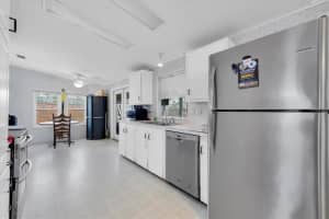 275 PELICAN DR N, OLDSMAR, FL 34677 Sold 04/03/25