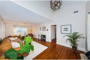 136 16TH AVENUE, ST PETERSBURG, FL 33704 Sold 04/17/25