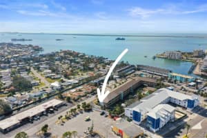 460 Paula Dr S #401, DUNEDIN