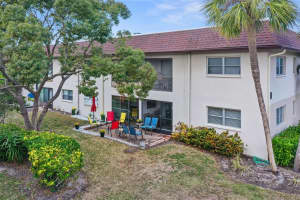 2750 BAY DRIVE, LARGO, FL 33771 Sold 04/19/25