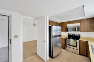14221 CYPRESS CIRCLE, TAMPA, FL 33618 Sold 03/17/25