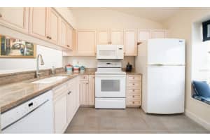 158 SUN ISLE CIRCLE, TREASURE ISLAND, FL 33706 Sold 07/01/25