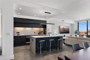 100 1ST AVENUE, ST PETERSBURG, FL 33701 Sold 05/30/25