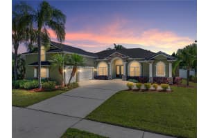 1111 Carriage Park Dr, VALRICO
