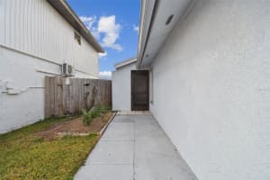 10323 DEL MAR CIRCLE, TAMPA, FL 33624 Sold 08/05/25