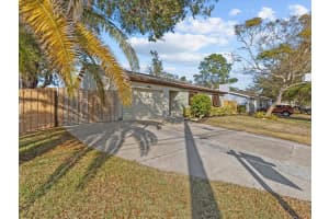 1310 MERES BOULEVARD, TARPON SPRINGS, FL 34689 Sold 04/30/25