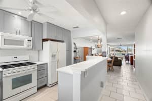 6075 SHORE BOULEVARD, GULFPORT, FL 33707 Sold 04/16/25