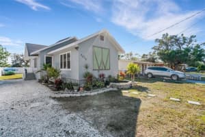 2070 28TH STREET, SARASOTA, FL 34234 Sold 04/25/25