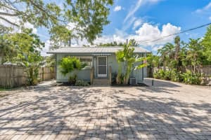2424 WEBBER STREET, SARASOTA, FL 34239 Sold 03/28/25