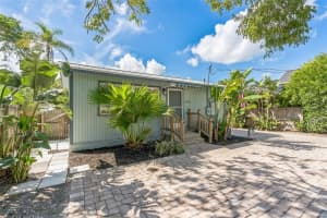 2424 WEBBER STREET, SARASOTA, FL 34239 Sold 03/28/25