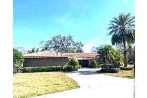 2450 ROBERTA LANE, CLEARWATER, FL 33764 Sold 05/09/25