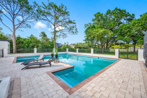 4402 MEADOWWOOD WAY, TAMPA, FL 33618 Sold 04/16/25