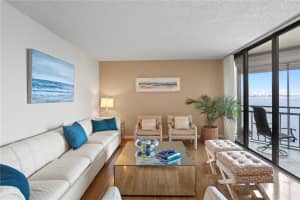 5633 PUERTA DEL SOL BOULEVARD, ST PETERSBURG, FL 33715 Sold 05/28/25