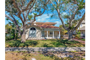 1370 BRIGHTWATERS BOULEVARD, ST PETERSBURG, FL 33704 Sold 08/08/25