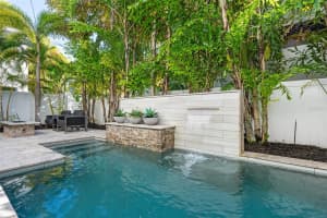 2810 ALLINE AVENUE, TAMPA, FL 33611 Sold 03/28/25