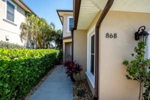 868 DATE PALM LANE, ST PETERSBURG, FL 33707 Sold 03/07/25
