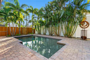 156 29TH AVENUE, ST PETERSBURG, FL 33704 Sold 09/12/25
