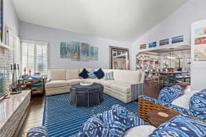 10098 OAKS LANE, SEMINOLE, FL 33772 Sold 05/12/25