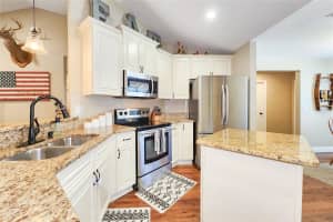 6830 KRENSON OAKS CIRCLE, LAKELAND, FL 33810 Sold 04/30/25