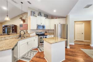 6830 KRENSON OAKS CIRCLE, LAKELAND, FL 33810 Sold 04/30/25