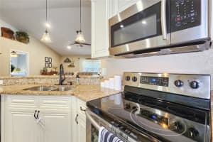 6830 KRENSON OAKS CIRCLE, LAKELAND, FL 33810 Sold 04/30/25