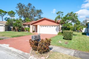 7425 118TH DRIVE, LARGO, FL 33773 - MLS#MFRTB8347418