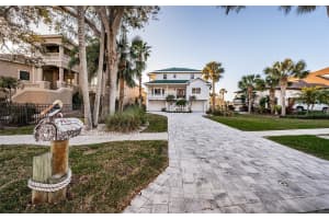 54 CENTRAL COURT, TARPON SPRINGS, FL 34689 Sold 05/28/25
