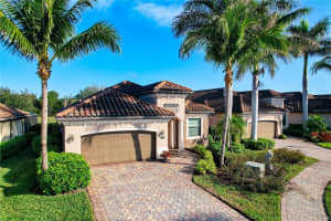 2902 AVIAMAR CIRCLE, NAPLES, FL 34114 - MLS#MFRTB8347708