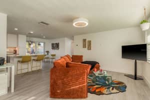 2009 DOUGLAS AVENUE, DUNEDIN, FL 34698 Sold 04/10/25