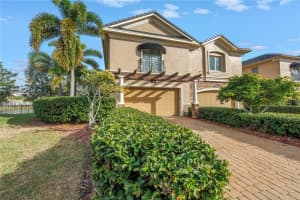 650 Saxony Blvd, ST PETERSBURG