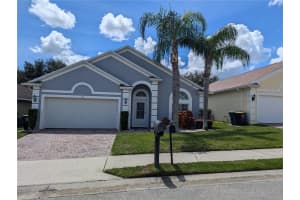 131 Vine Dr, DAVENPORT